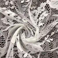 Tissu de dentelle brodé tissé blanc, doux, respirant, résistant à l'eau et léger, idéal pour les mariages (ODM) - Grande Vente