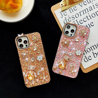 Coque de téléphone pour iPhone 18 Pro Max avec strass, motif ours et fleurs, étui de protection scintillant compatible avec iPhone 17, 16, 15, 14, 13