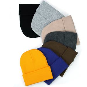 Gorro de Punto Personalizado al por Mayor con Logotipo Bordado, Gorro de Calavera, Gorro - RTS 70 Colores Sólidos, 100% Acrílico, Gorro de Invierno de Punto de 85G. - Product Image 3