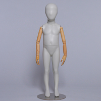 Maniquí de Bebé Jasmine con Cabeza y Manos de Madera, Modelo de Fibra de Vidrio de Cuerpo Completo para Exhibición de Ropa, Base de Acero Inoxidable