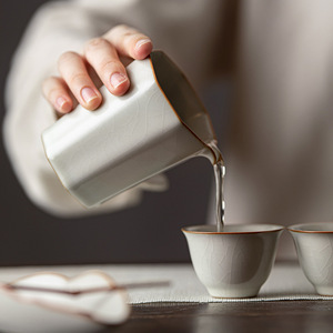 Taza de Té Cuadrada de Cerámica Ru Kiln, Porcelana Beige, Juego de Té Kung Fu, Accesorios para el Té de la Tarde - Product Image 1