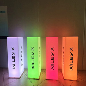 Columna Publicitaria Personalizada con Luces LED RGB de 16 Colores, Lámpara de Pie con Cubo LED, Tubo Cuadrado LED para Decoración de Paisajes Exteriores - Product Image 1