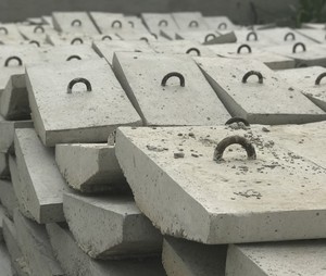 Plaque <span class=keywords><strong>d</strong></span>'<span class=keywords><strong>ancrage</strong></span> préfabriquée en béton armé pour la fixation des fils sur poteaux électriques dans les projets de distribution <span class=keywords><strong>d</strong></span>'énergie - Product Image 4