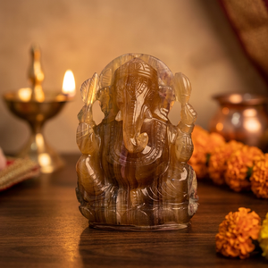 Statue de Ganesha en fluorite naturelle sculptée à la main, pierre précieuse à rayures mielées, idole du dieu éléphant hindou, décoration d'autel - Product Image 1