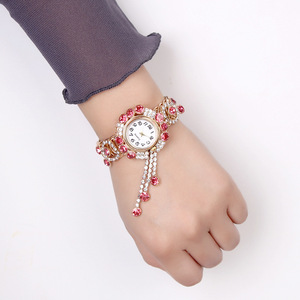 Orologio da <span class=keywords><strong>Donna</strong></span> all'Ingrosso, Gioiello di Lusso, Orologio da Polso al Quarzo alla <span class=keywords><strong>Moda</strong></span>, Impermeabile, con Cristalli e Nappine, Marca di Alta Gamma - Product Image 3