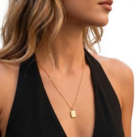 Pendentif Carré Minimaliste Mystique avec Lettres, Plaqué Or 18K, en Acier Inoxydable, Collier Femme Bambou Inaltérable, Bijoux en Gros