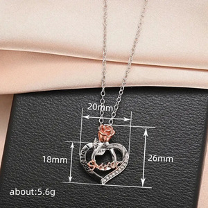 Collana con ciondolo a cuore bicolore rosa per donna, regalo per sorella, gioiello alla moda con catena a clavicola - Product Image 6