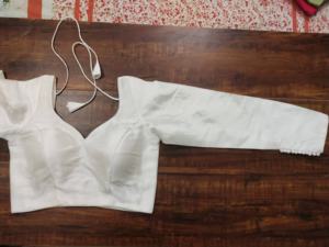 Chemise élégante en soie dupion à manches longues avec lien à nouer au dos, style ethnique - Product Image 2