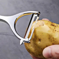 2-in-1 Heavy Duty Multifunctionele Handmatige Roestvrijstalen Herbruikbare Draagbare Fruit- en Groenteschiller met Zinklegering Handvat voor Appels