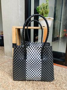 Sac tissé à la main pour femmes écologique de qualité supérieure sac à main en matière plastique recyclée dans un style de tissage à la mode - Product Image 2