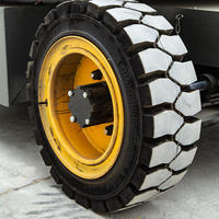 Plateforme de travail élévatrice articulée industrielle autopropulsée, structure durable pour l'entretien des installations et la construction