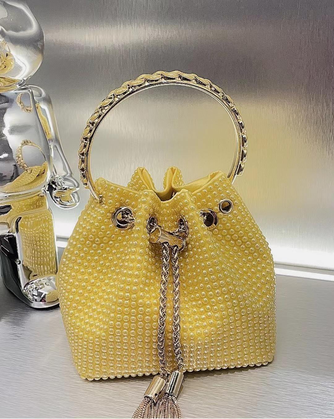 สีเหลือง