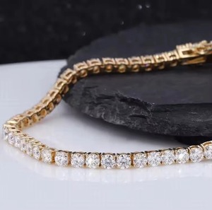 Elegante Brazalete de Tenis Chapado en Oro de 18K con Diamantes Moissanite VVS para Mujer al Mejor Precio - Product Image 3