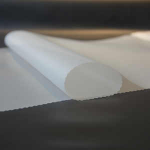 Rouleau <span class=keywords><strong>de</strong></span> <span class=keywords><strong>film</strong></span> en polyester TPU transparent mat résistant à <span class=keywords><strong>la</strong></span> déchirure, thermoscellable sur mesure, imperméable, écologique, multi-usages - Product Image 2