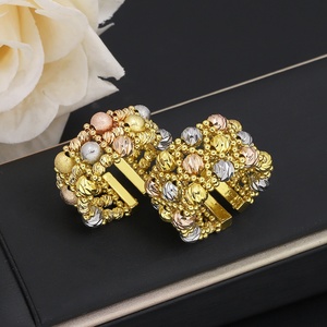 JXX Juego de 2 piezas de anillos y brazaletes abiertos con dijes, chapados en oro de 24k, con cuentas tricolor, para mujer, joyería - Product Image 3