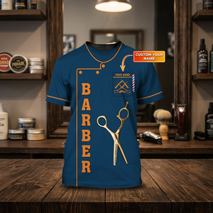 T-shirt de Barbier Personnalisé sur Mesure avec Ciseaux – Uniforme Formel Respirant en Satin pour Salon de Coiffure – Cadeau pour Hommes et Femmes - Product Image 3