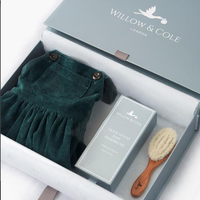 Boîte cadeau magnétique pliable grise écologique haut de gamme avec logo personnalisé en relief pour emballage de souvenirs de baby shower et de nouveau-né