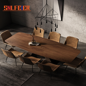 Set di Tavolo da Pranzo e Sedie di Lusso in Stile Nordico Moderno e Tradizionale, Arredamento in Legno su Misura per Ristorante e Soggiorno - Product Image 1
