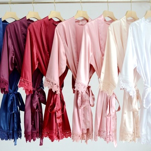 Robes de mariée en soie satinée personnalisées avec logo, pour femmes, avec bordure en dentelle, pour la mariée, les demoiselles <span class=keywords><strong>d</strong></span>'<span class=keywords><strong>honneur</strong></span>, les filles <span class=keywords><strong>d</strong></span>'<span class=keywords><strong>honneur</strong></span>, <span class=keywords><strong>robe</strong></span> de matin - Product Image 4