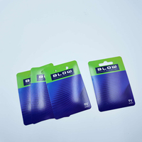 Carte d'emballage en papier imprimée sur mesure OEM, carte suspendue avec pelliculage brillant pour quincaillerie de détail et batteries électroniques
