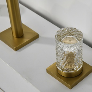 <span class=keywords><strong>Robinet</strong></span> de salle de bain à trois trous en verre cristal avec bec en U inversé à angle droit, finition or brossé - Product Image 5