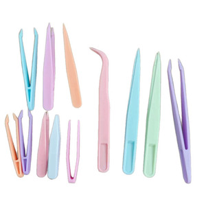 Pinces à épiler en plastique colorées à <span class=keywords><strong>dessin</strong></span> diamant, pinces à épiler pointues inclinées pour extensions de cils, pinces à épiler durables faites à la main pour les sourcils - Product Image 5
