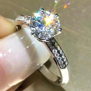 Anello da Donna Q613 in Oro Bianco con Diamante Taglio Brillante Rotondo Colore G, Anello di Fidanzamento con Diamanti Naturali e Pietre Laterali - Product Image 2