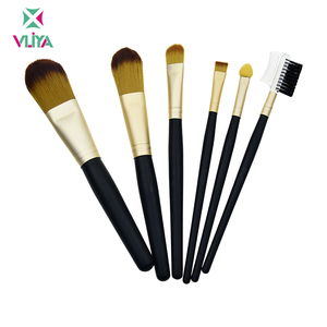 Applicateur d'éponge pour les yeux de marque privée noir et or pour femmes ensemble de <span class=keywords><strong>pinceaux</strong></span> de maquillage végétalien 6 pièces ensemble de <span class=keywords><strong>pinceaux</strong></span> de maquillage <span class=keywords><strong>Ducare</strong></span> - Product Image 2