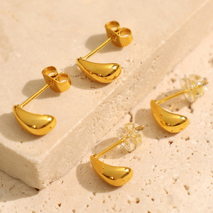 Fashion Stud Earrings Grey Pearl With Gold <b>Clip</b> Design For Party Wear Zinc Alloy Material - Product Image 3