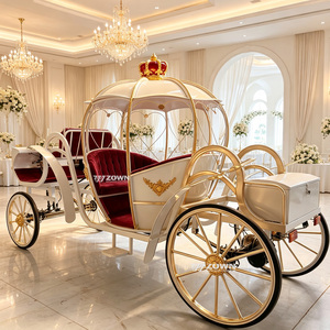 Calèche citrouille de luxe à quatre roues décorée de couronnes pour lieux de mariage et événements commerciaux - Product Image 1