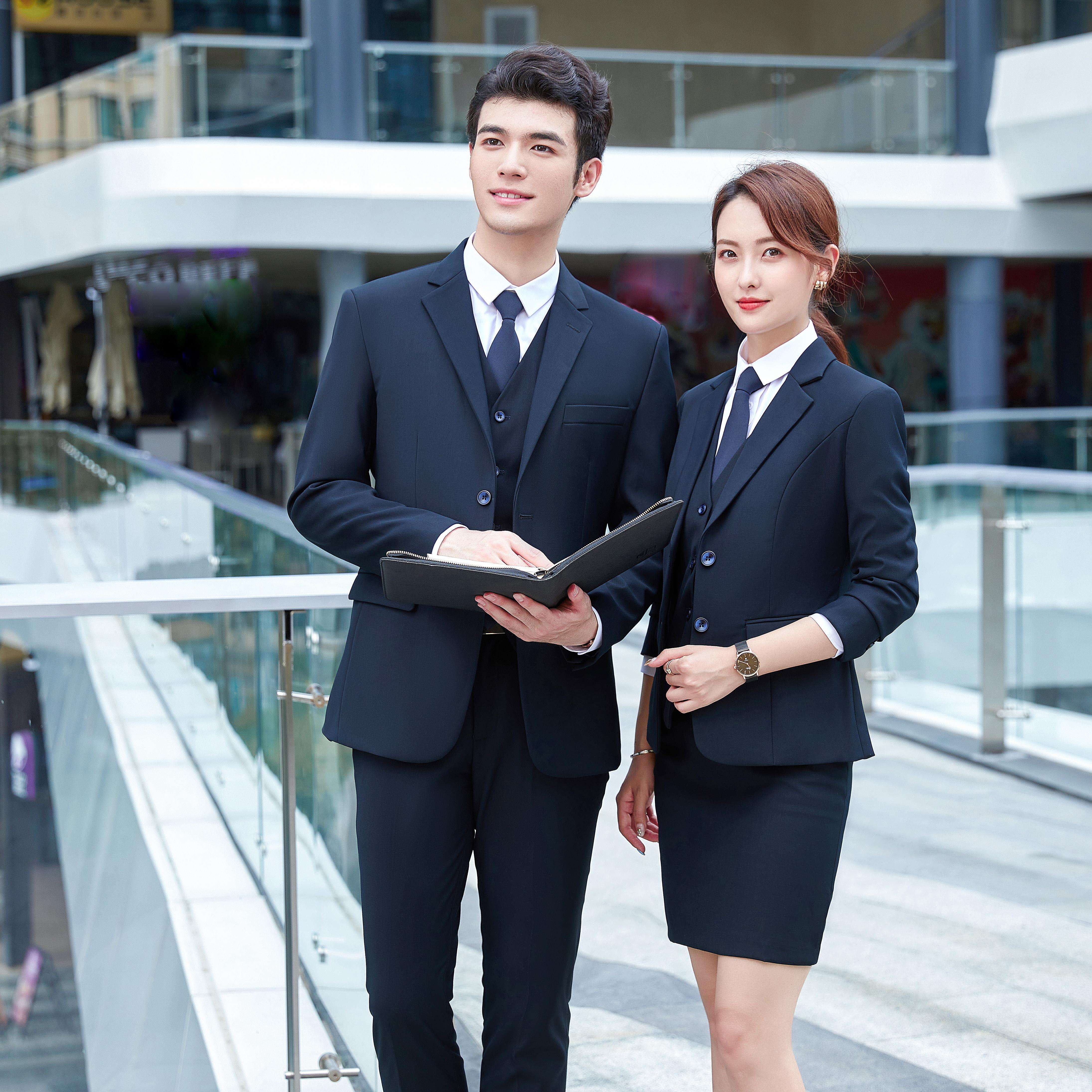 สีน้ำเงิน