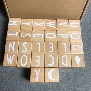 Blocs carrés en bois de hêtre 26 lettres de l'alphabet imprimées grands cubes - Product Image 6