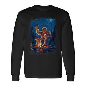 T-shirt à manches longues Bigfoot Sasquatch Roasting Marshmallows Camping Adventure - Product Image 1