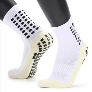 Chaussettes de sport personnalisées pour basketball, football et soccer, antidérapantes avec semelle coussinée pour hommes, idéales pour l'entraînement - Product Image 5