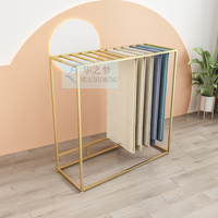 Présentoir de couette pour textile de maison personnalisé présentoir en rouleau de tissu présentoir en métal pour rideau d'écharpe présentoirs pour salle d'exposition de magasin