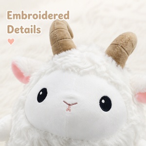 Peluche mignonne en forme de <span class=keywords><strong>mouton</strong></span> avec des oreilles roses et de grands yeux noirs pour aider les tout-petits à dormir et comme cadeau d'anniversaire, en coton - Product Image 4
