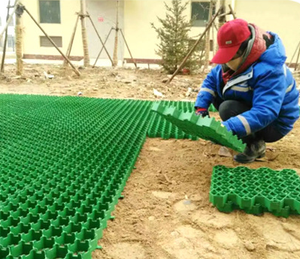 Grille <span class=keywords><strong>de</strong></span> drainage en nid d'abeille en PP/HDPE pour le contrôle <span class=keywords><strong>de</strong></span> la boue dans les paddocks équestres, les jardins et les zones <span class=keywords><strong>de</strong></span> gravier, protection des sols industriels - Product Image 3