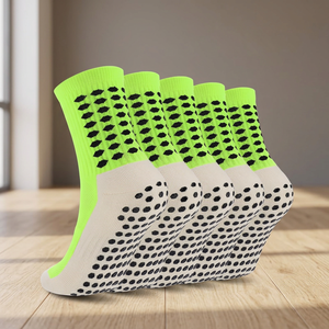 Chaussettes de football professionnelles de qualité supérieure, antidérapantes, à séchage rapide, en tricot, pour l'entraînement sportif et la performance - Product Image 4
