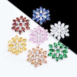 Aplique de Diamante Grande Floco de Neve com Micro Zircônia e Flor, Fecho de Cobre Banhado, Fivelas de Base Plana com Nó de Sapo para Embelezamento de Casamento - Product Image 2