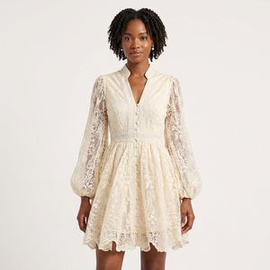 Vente en gros pour boutiques Nouvelle collection Printemps 2025 Robe élégante en non-tissé, coupe trapèze, col en V, manches lanternes, couleur unie, taille naturelle, respirante et polyvalente - Product Image 5