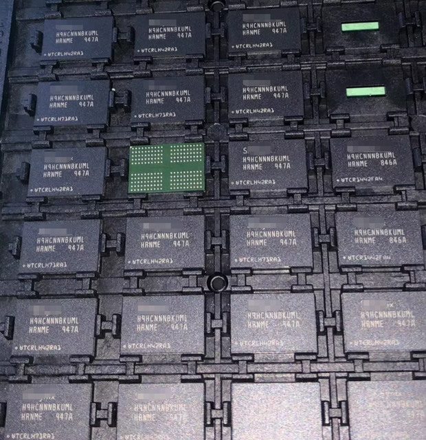 Brand New H9HCNNNBKUMLHR-NME IC Memory Chip with Accurate Features Standard Mounting Electronic Application.