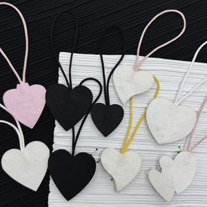 จี้รูปหัวใจมุกทำมือประดับลูกปัดและคริสตัลสีดำขาว ใช้ตกแต่งกระเป๋าถือ กระเป๋าเป้สะพายหลัง หรือแขวนประดับ - Product Image 2