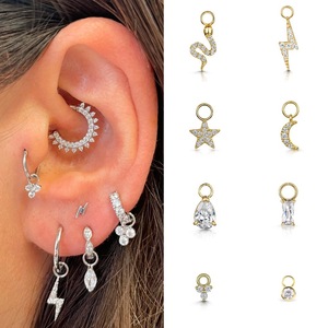 1 ud. Pendientes de cristal con dijes de estrella, luna y serpiente para mujer, aretes colgantes a juego para perforaciones de hélice, daith, lóbulo y tragus - Product Image 1