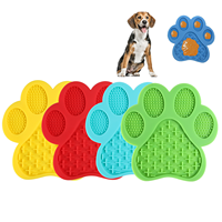 Köpek yalama pedi Pet banyo dağıtıcı ped silikon yavaş besleyici için güçlü emişli köpek banyo-tımar ve eğitim