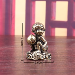 Sculpture de singe en laiton 'Spirit' cueillant des pêches, accessoires de décoration intérieure, figurines de singe en bronze, miniatures, décoration de bureau, figurine de thé - Product Image 2