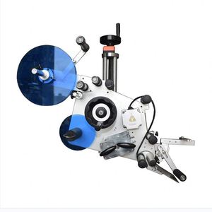 Machine d'étiquetage entièrement automatique pour boîtes plates, conteneurs en plastique, boîtes express et cassettes sur ligne d'assemblage - Product Image 3