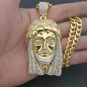 Collier pendentif visage de Jésus plaqué or yunnique avec sertissage pavé de diamants, chaîne en acier inoxydable, idéal pour un cadeau - Product Image 5