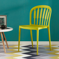 Chaises de salle à manger en plastique empilables écologiques en gros, chaises colorées pour restaurants et cafés