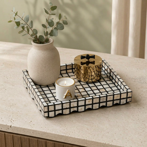 Plateaux ronds en nacre naturelle polie à la main avec motif mosaïque, design contemporain pour la décoration intérieure, thème coquillage - Product Image 1