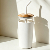 Gobelet en verre écologique blanc personnalisé 600 ml Tangible 2025, nouveau design de style américain, avec couvercle en bambou et paille en silicone à visser